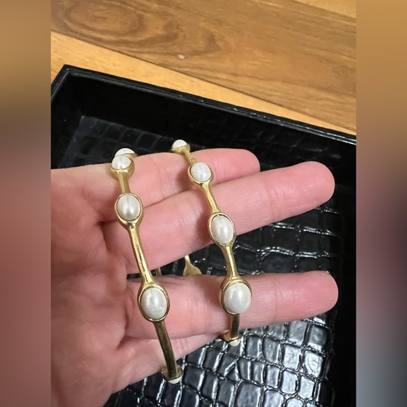 Set of 2 Elegant Gold plated and mother of pearl Bangle Bracelets - Picture 6 of 10